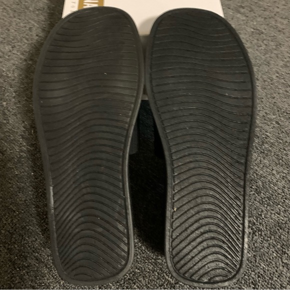 Sandals (Cushionaire Memory Foam PIM Black Weave) - Picture 2 of 7